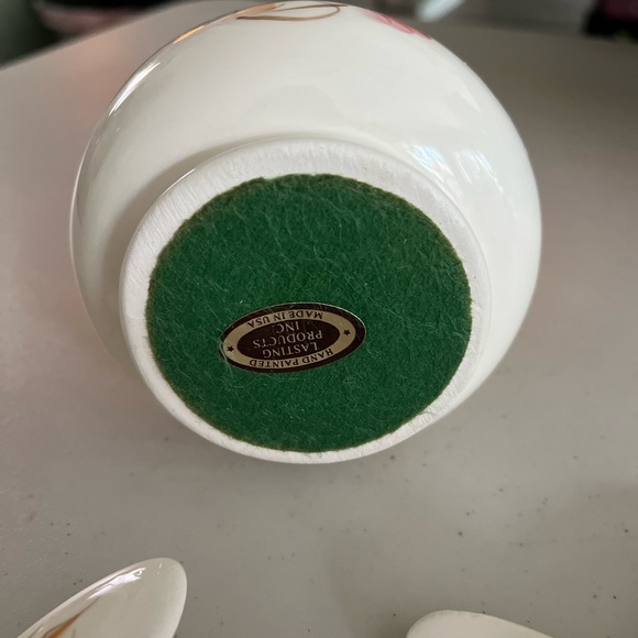 Lasting products. Made in USA. Beautiful butterfly piece fir bathroom counter - Picture 5 of 6